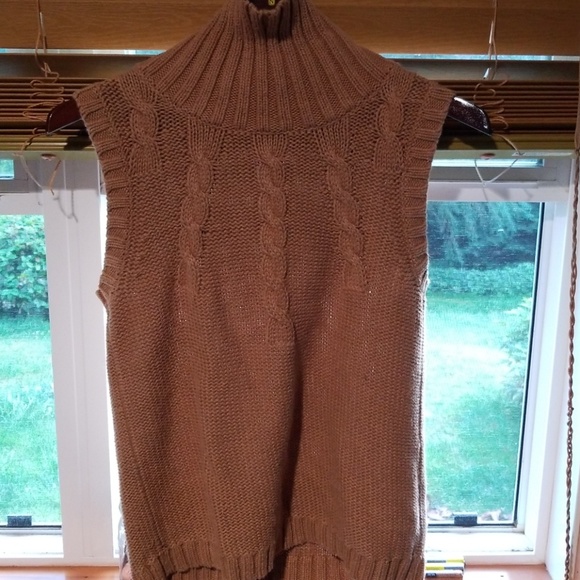 Sleeveless knitted sweater - Picture 1 of 3